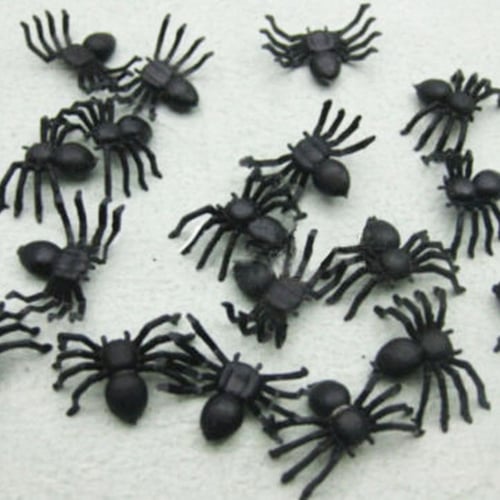 50 Pcs Plastic Spider Trick Party Halloween Haunted House Prop Decor Toys 20 