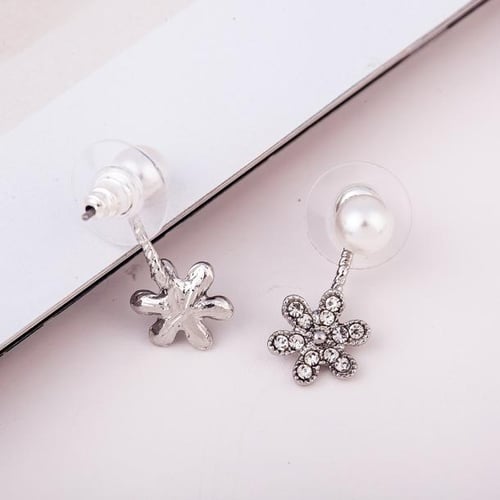 Fashion Elegant Women Silver Plated Flower Crystal Rhinestone Ear Stud Earrings