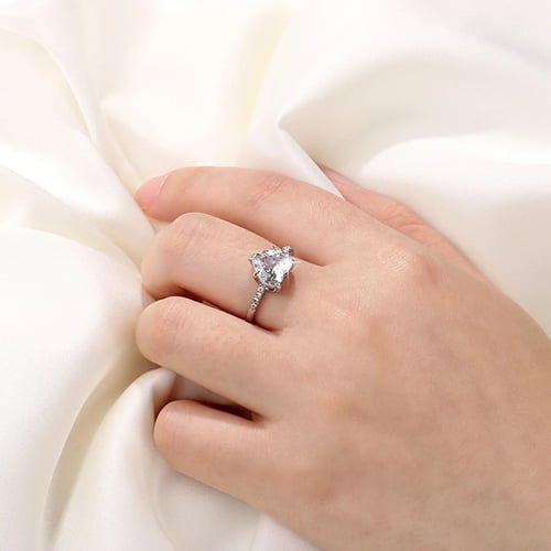 Wedding Rings Women's Engagement Glamour Jewelry Fashion Crystal Heart Shaped