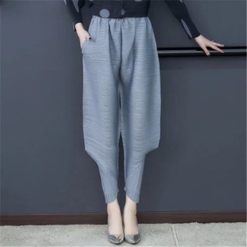 Issey Miyake Pleated Cropped Pants Harem Pants Loose Large Size Small Feet