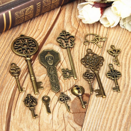Set of 70 Antique Vintage Old Look Bronze Skeleton Keys Fancy Heart Bow Pendant 
