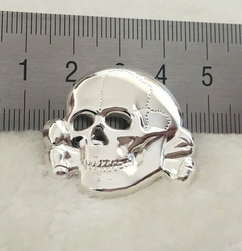 3 cm Skull MILITARY EMBLEM METAL INSIGNIA BADGE PIN Brooches Army Medal size 