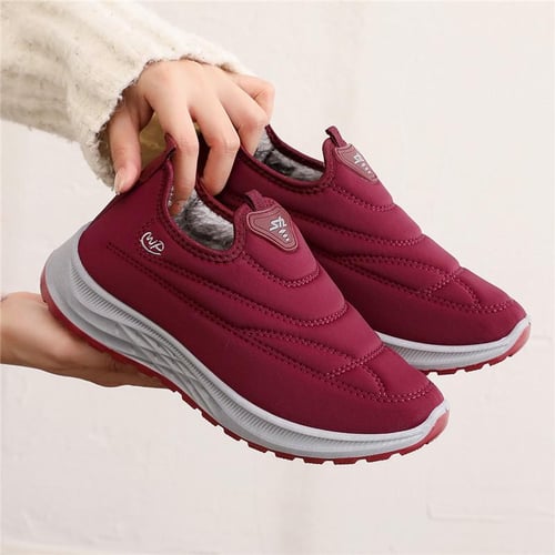 Padded clearance work shoes