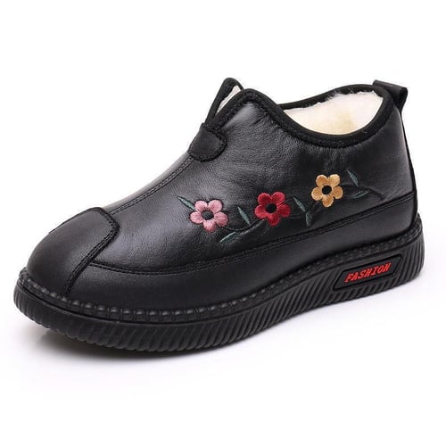 Fuzzy deals moccasin boots