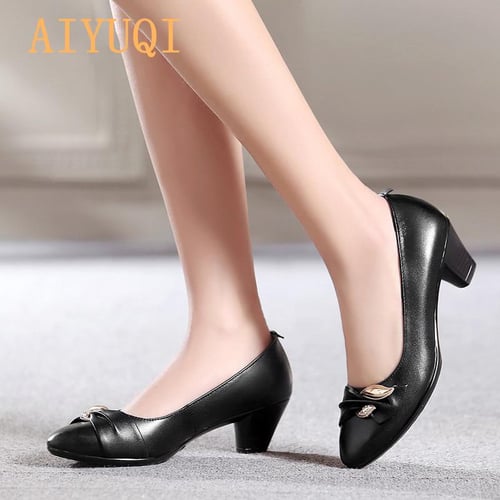 Classic black hotsell pumps round toe