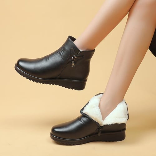 Senior flat sales boots