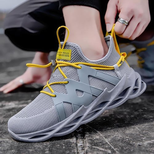 Spring and Autumn New Men s Sports Leisure Flying Mesh Shoes Large