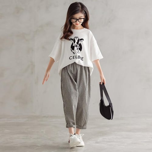 Summer clothes store for teenage girl