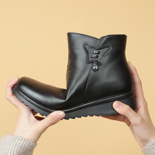 Senior flat sales boots