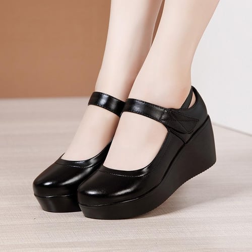 Round toe wedge pumps on sale