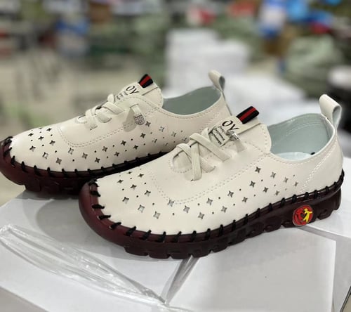 Fashion vintage breathable hollow cheap out slip on flat shoes
